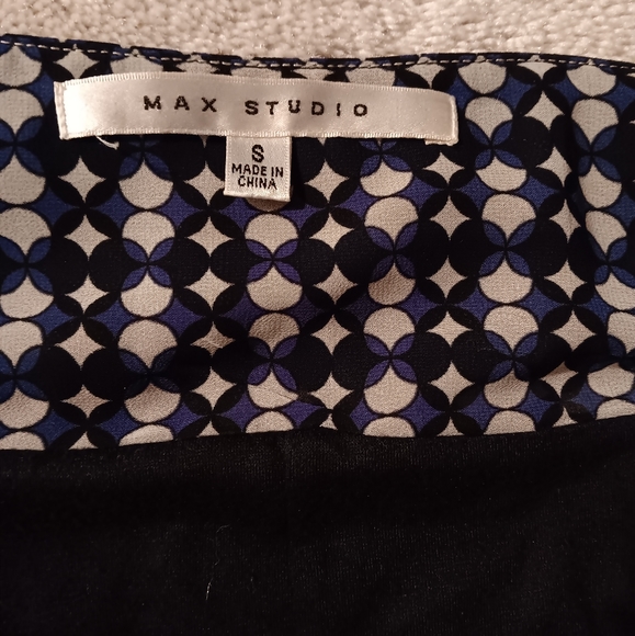 Max Studio ~ Blue Red Black Geometric Pleated Chiffon Mini Skirt - Picture 11 of 14